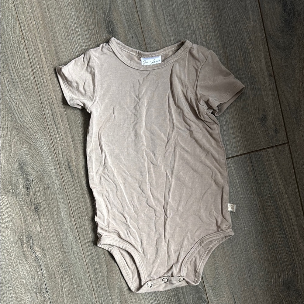 Jax & Lennon tshirt onesie 12-18 months